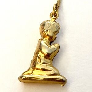 Vintage Gold Tone Boy Praying 1st Communion Puff Necklace 18" Chain Religious